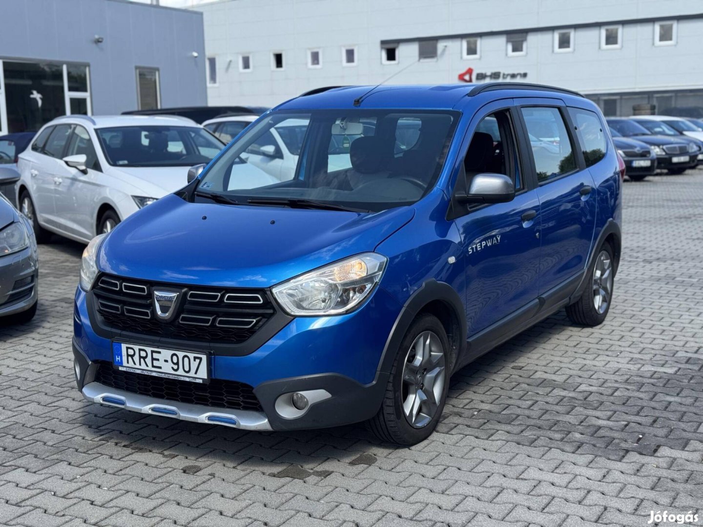 Dacia Lodgy 1.6 SCe Stepway (7 személyes ) 140e...