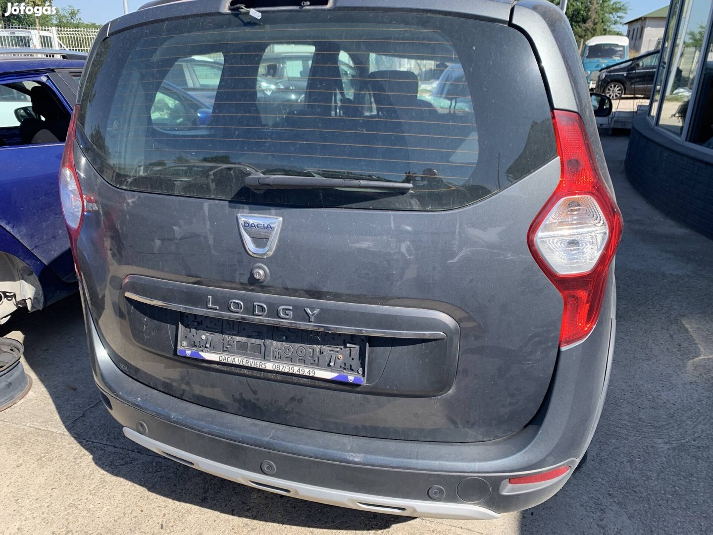 Dacia Lodgy bontott ajtó sárvédő lökhárító tartó