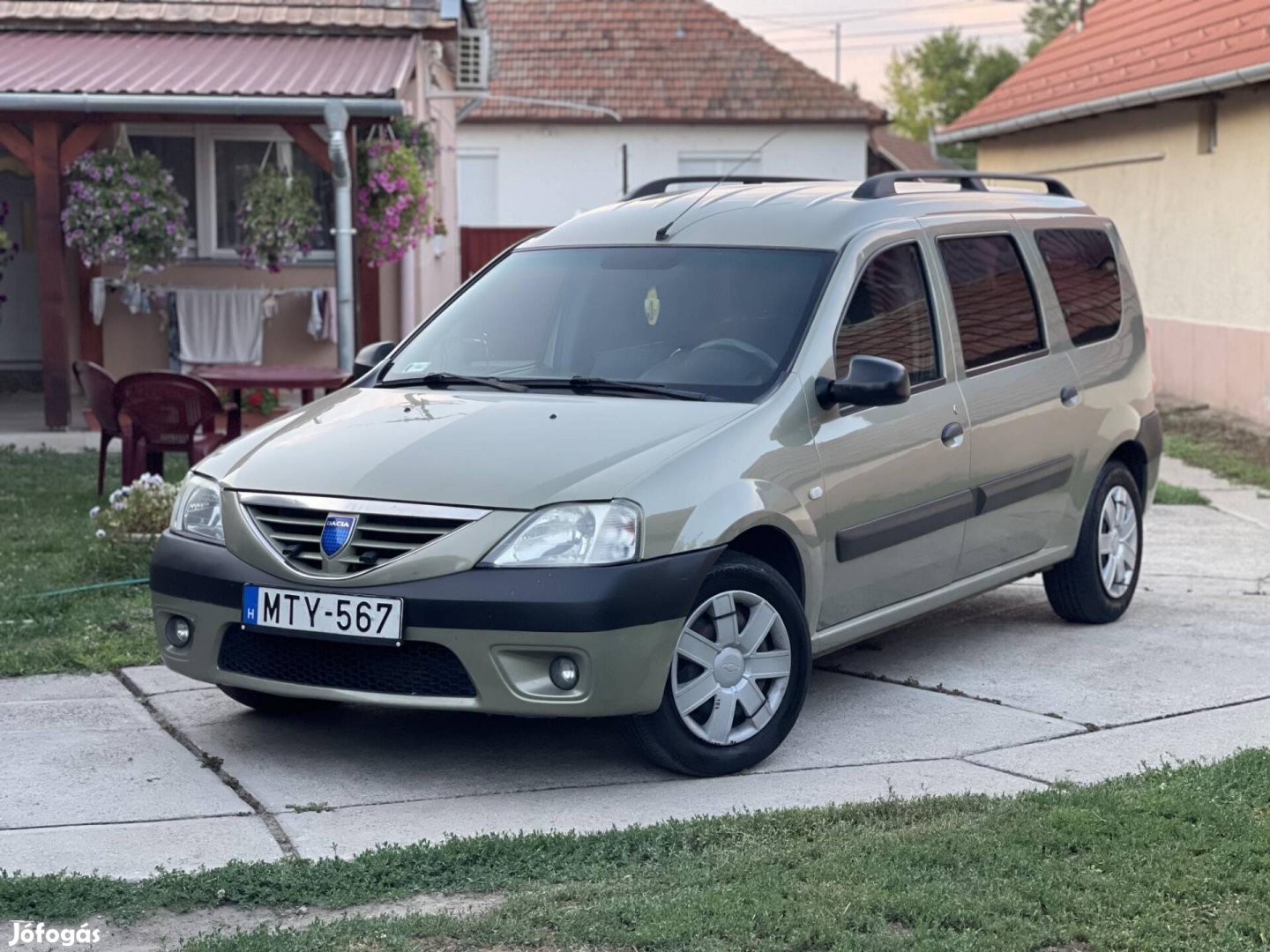 Dacia Logan MCV 1.5 dCi Laureate (7 személyes )