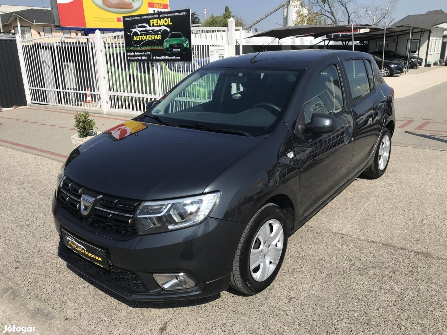 Dacia Sandero 1.0 Arctic Moi! Vezetett szervizk...