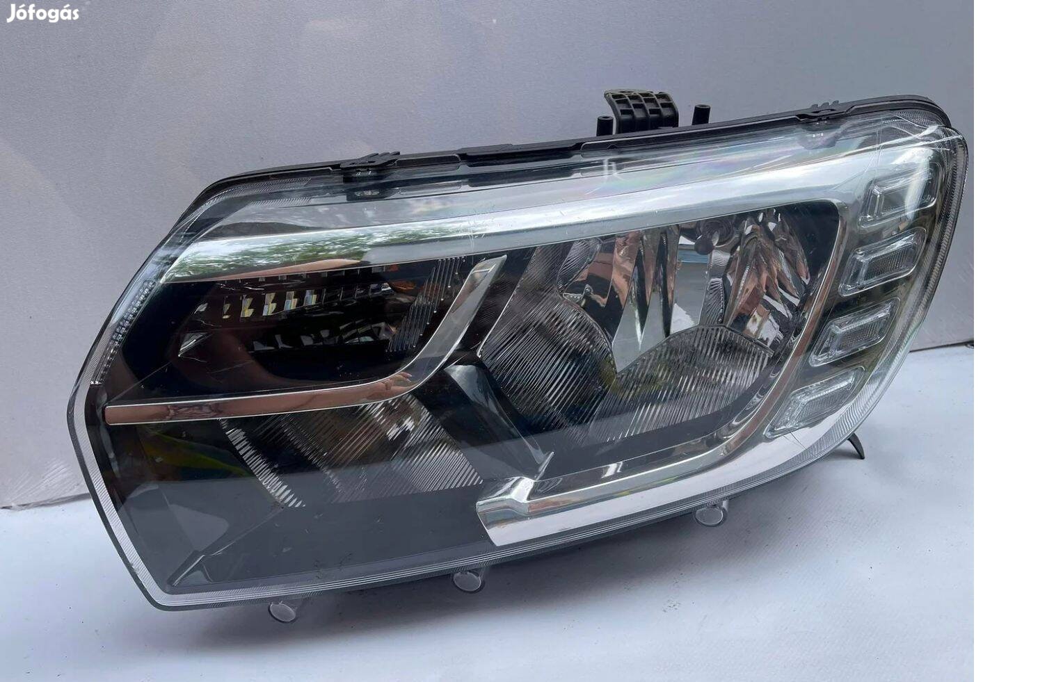 Dacia Sandero 2 Logan 2 bal led menetfényes fényszóró lámpa 2016-