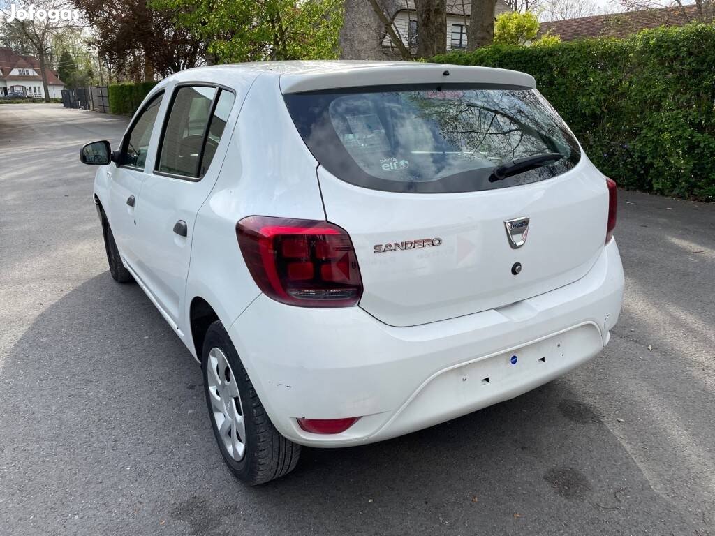 Dacia Sandero II 2 alkatrész hátulja