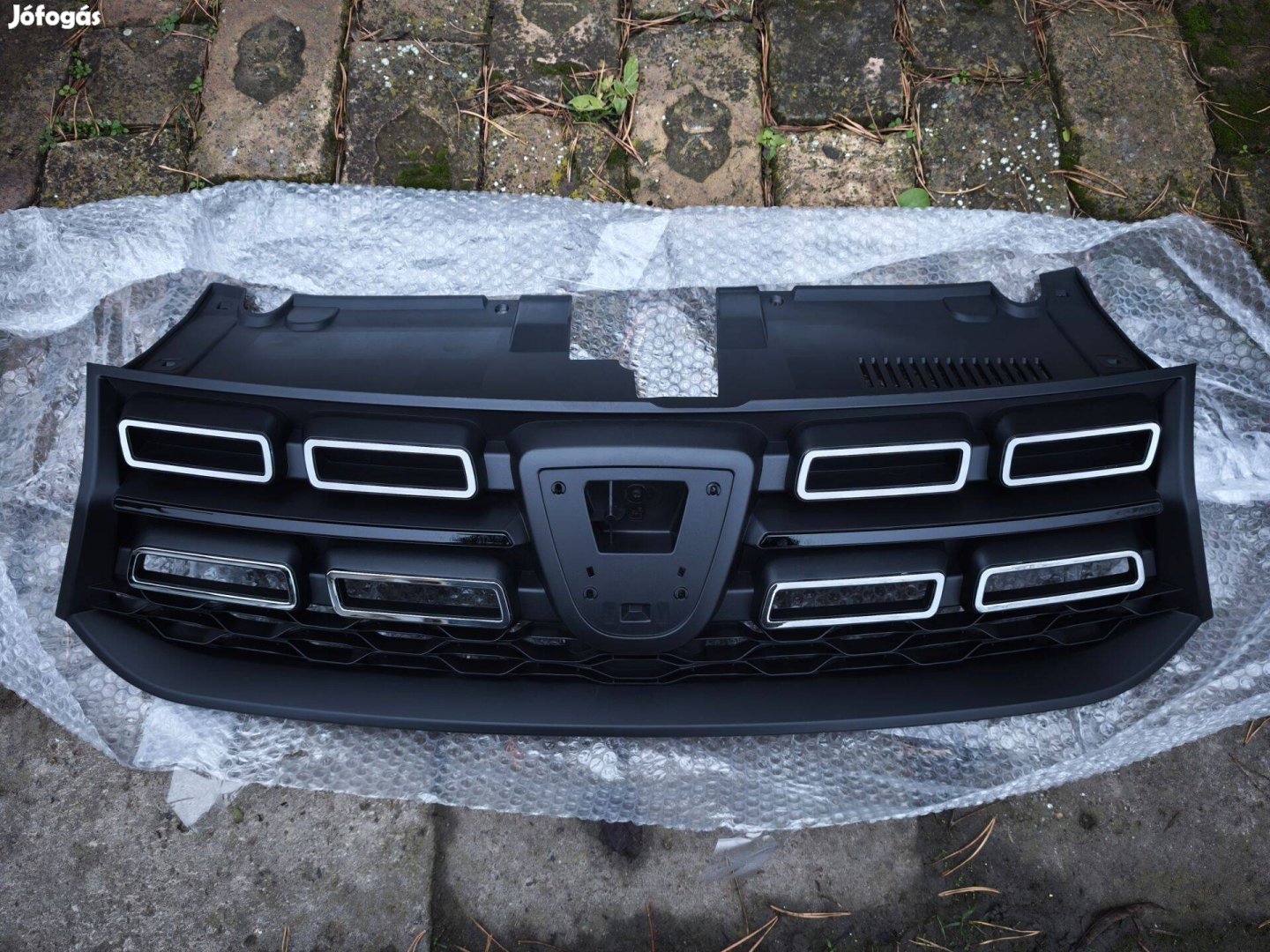 Dacia Sandero hűtőrács