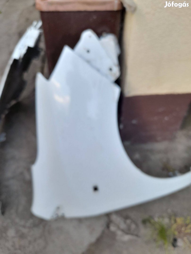 Dacia dokker enyhe sérült sárvédő
