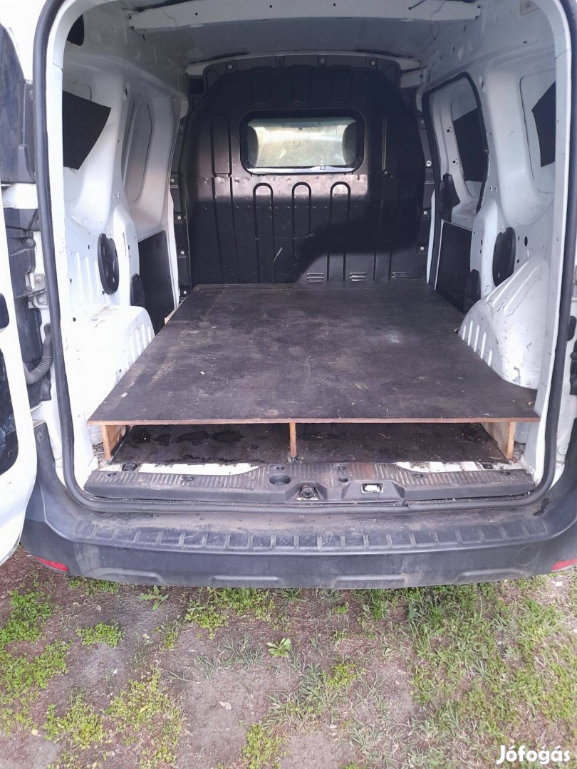 Dacia dokker térelválasztó fal