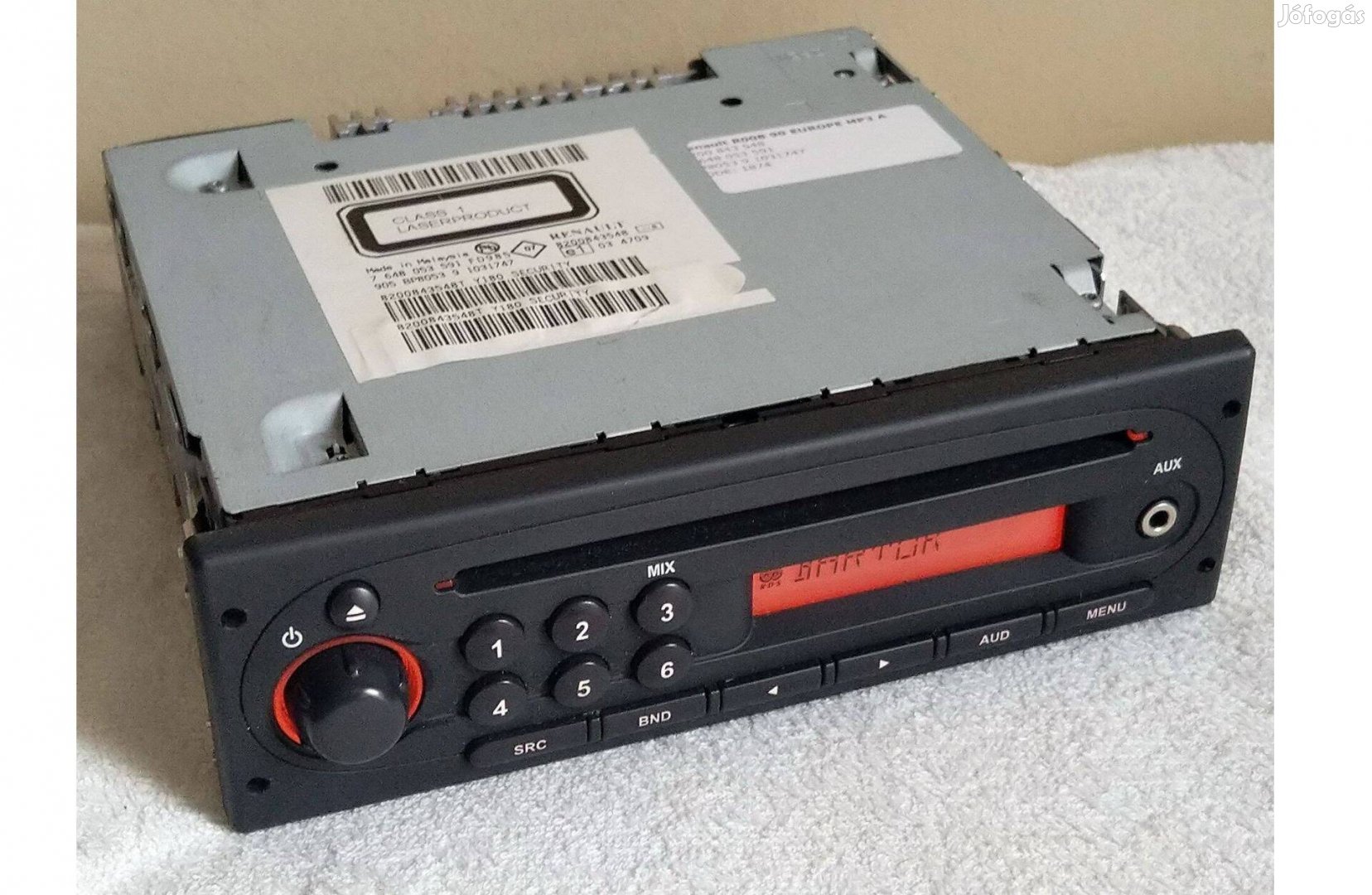 Dacia gyári OEM MP3 CD rádió - R008 90 Europe MP3 A AUX