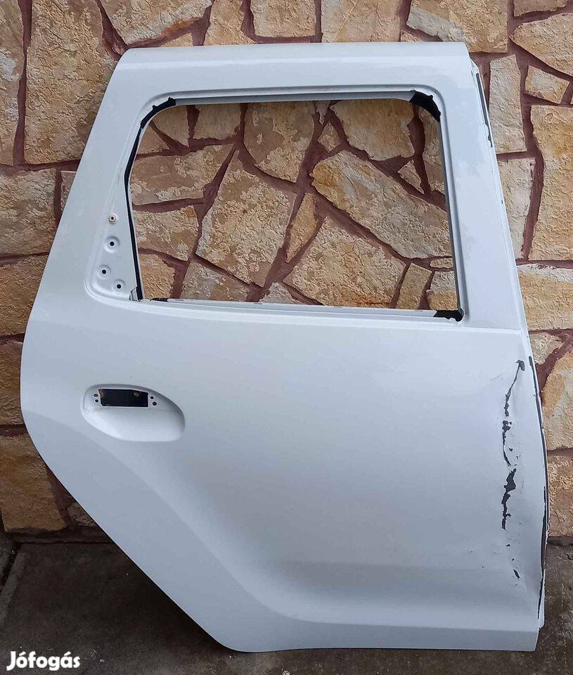 Dacia jobb hátsó sérült ajtó