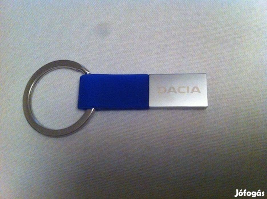 Dacia kulcstartó és USB pendrive 8 GB