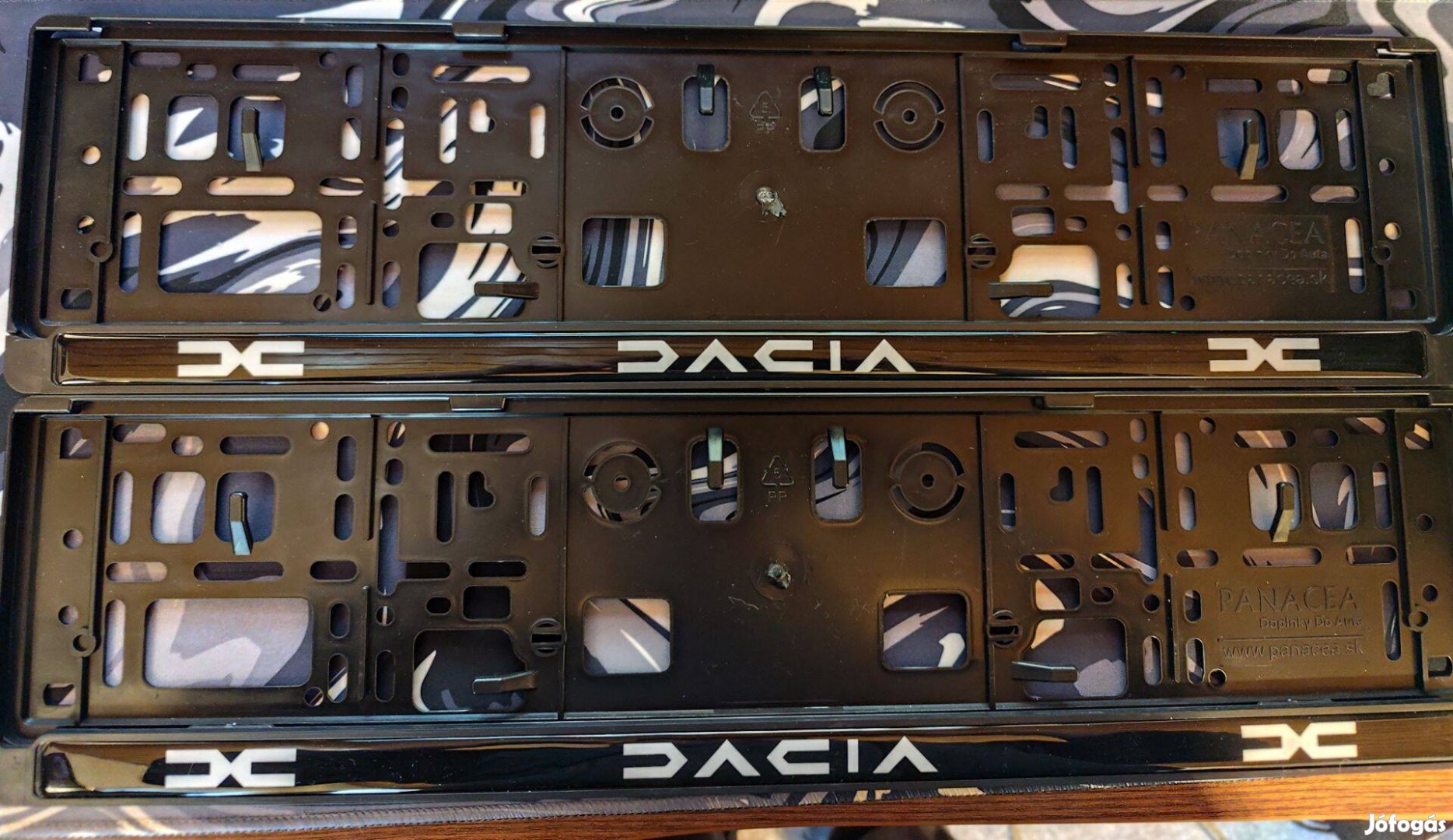 Dacia rendszámtábla keret, rendszámkeret Új logós