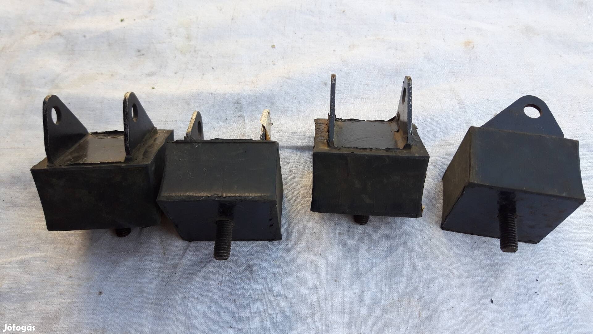 Dacia sebváltó tartó gumibak 5 sebességeshez 1310,1300