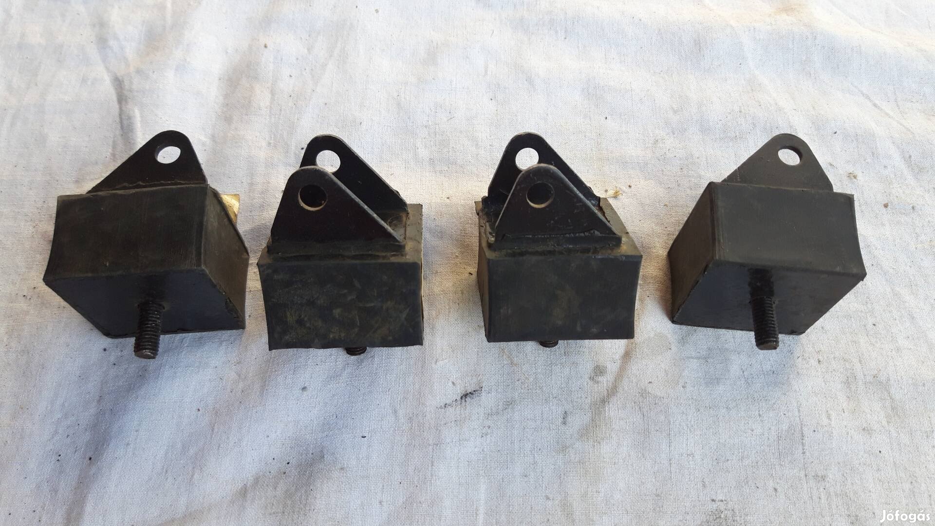 Dacia sebváltótartó gumibak 5 sebességeshez 1310 és 1300 hoz 