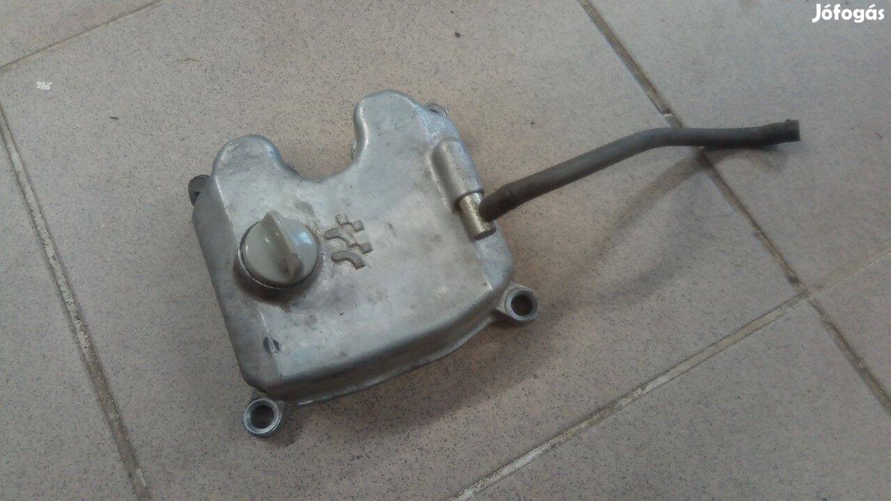 Daelim NS 125 szelepfedél