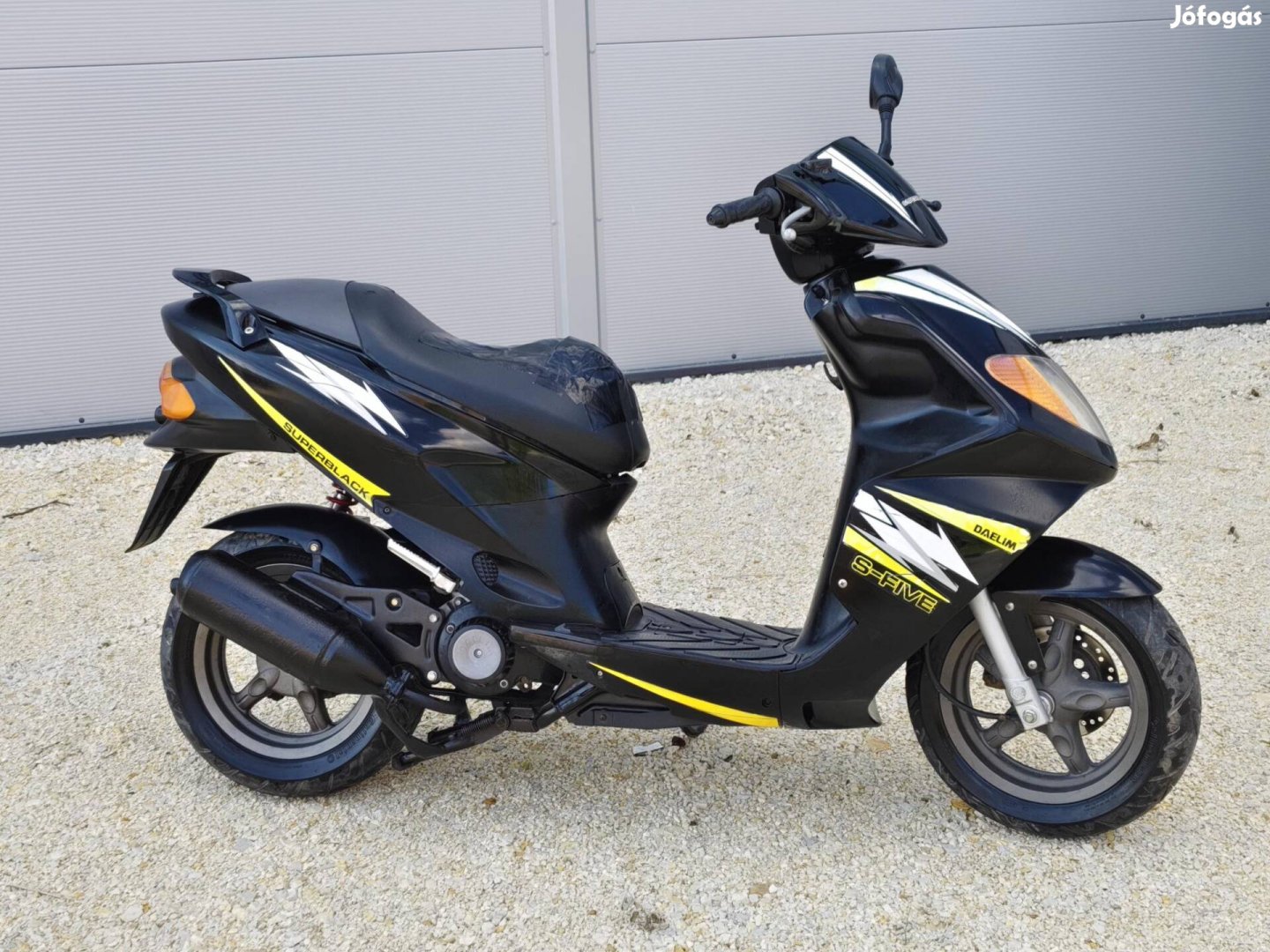 Daelim S-Five Superblack 50 honda rendszerű