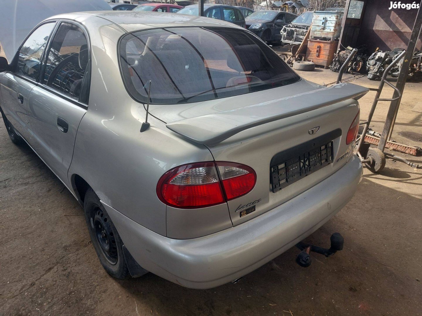 Daewoo Lanos karosszéria elemei szürke sedan