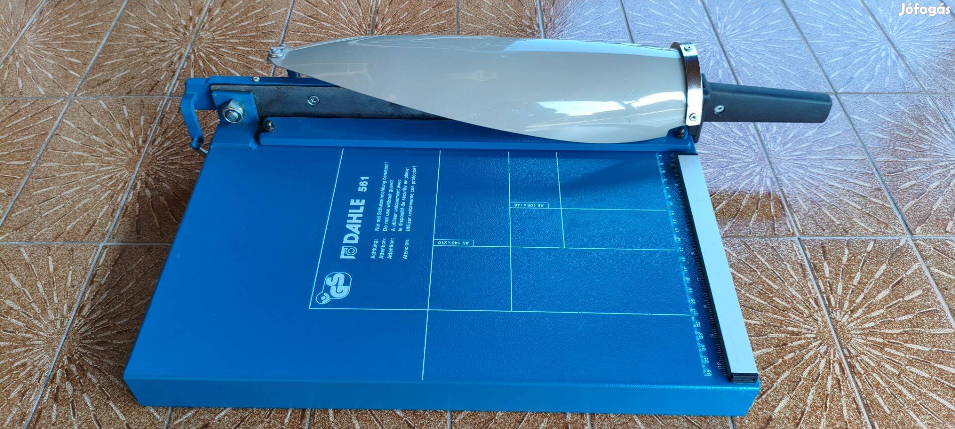 Dahle 561 karos papirvágó A4