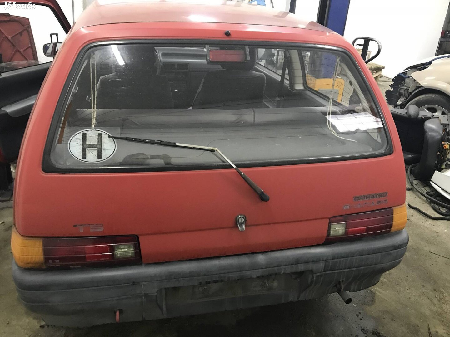 Daihatsu Charade 0.8b,3ajtós alkatrészek