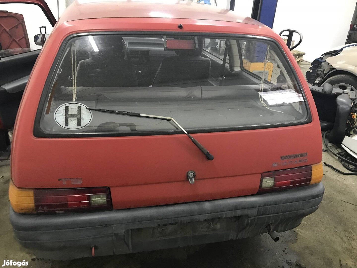 Daihatsu Charade 0.8b,3ajtós alkatrészek