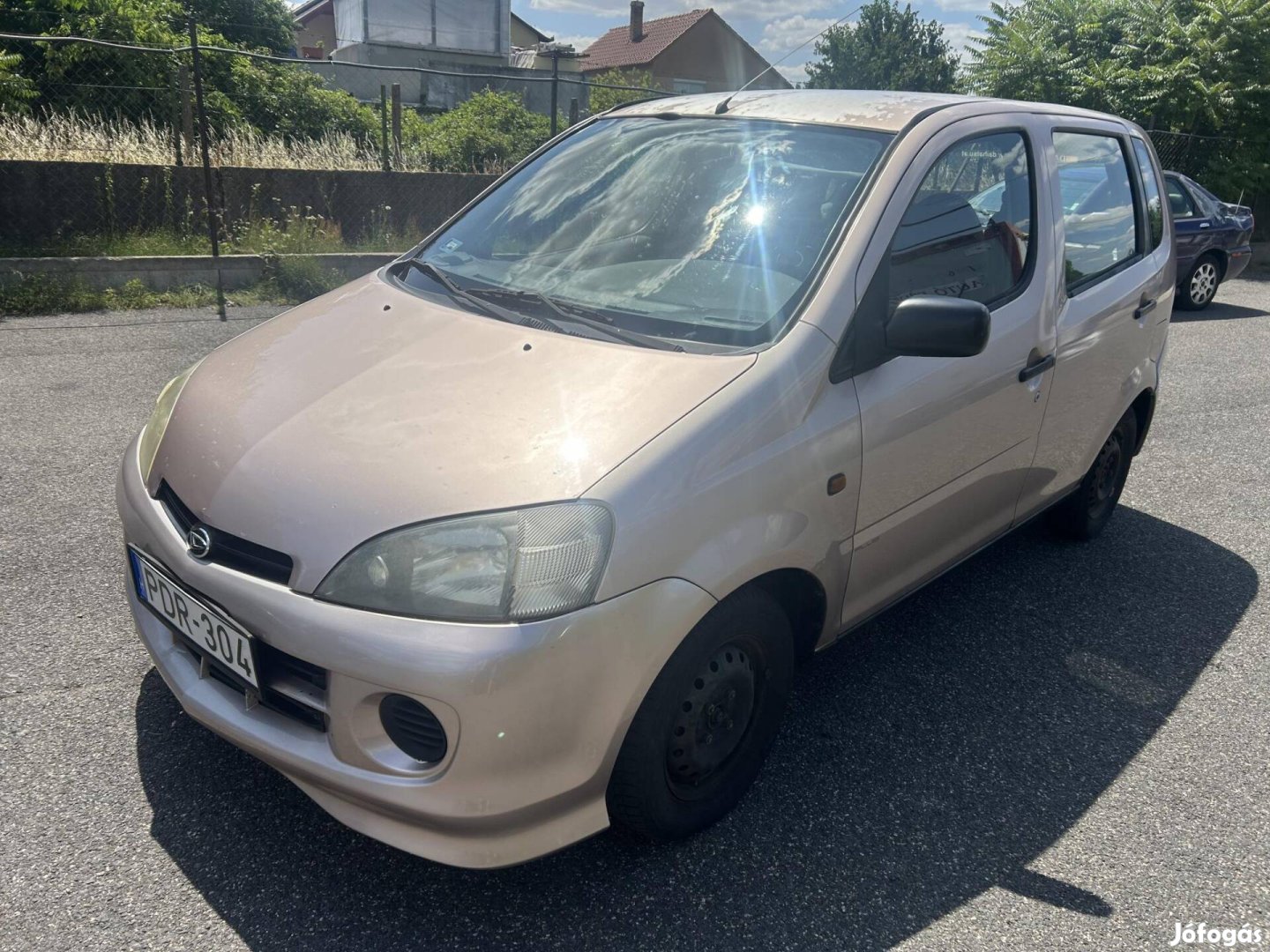 Daihatsu Yrv ..
