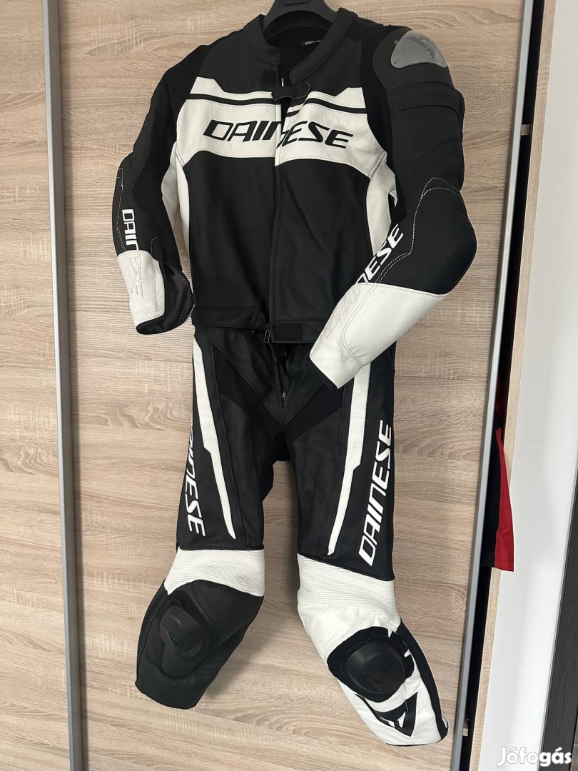 Dainese kétrészes bőrruha szinte új 50-es méret