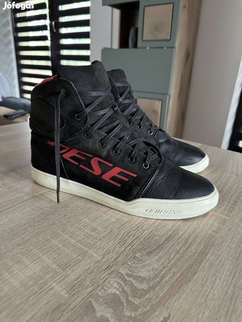 Dainese motoros cipő