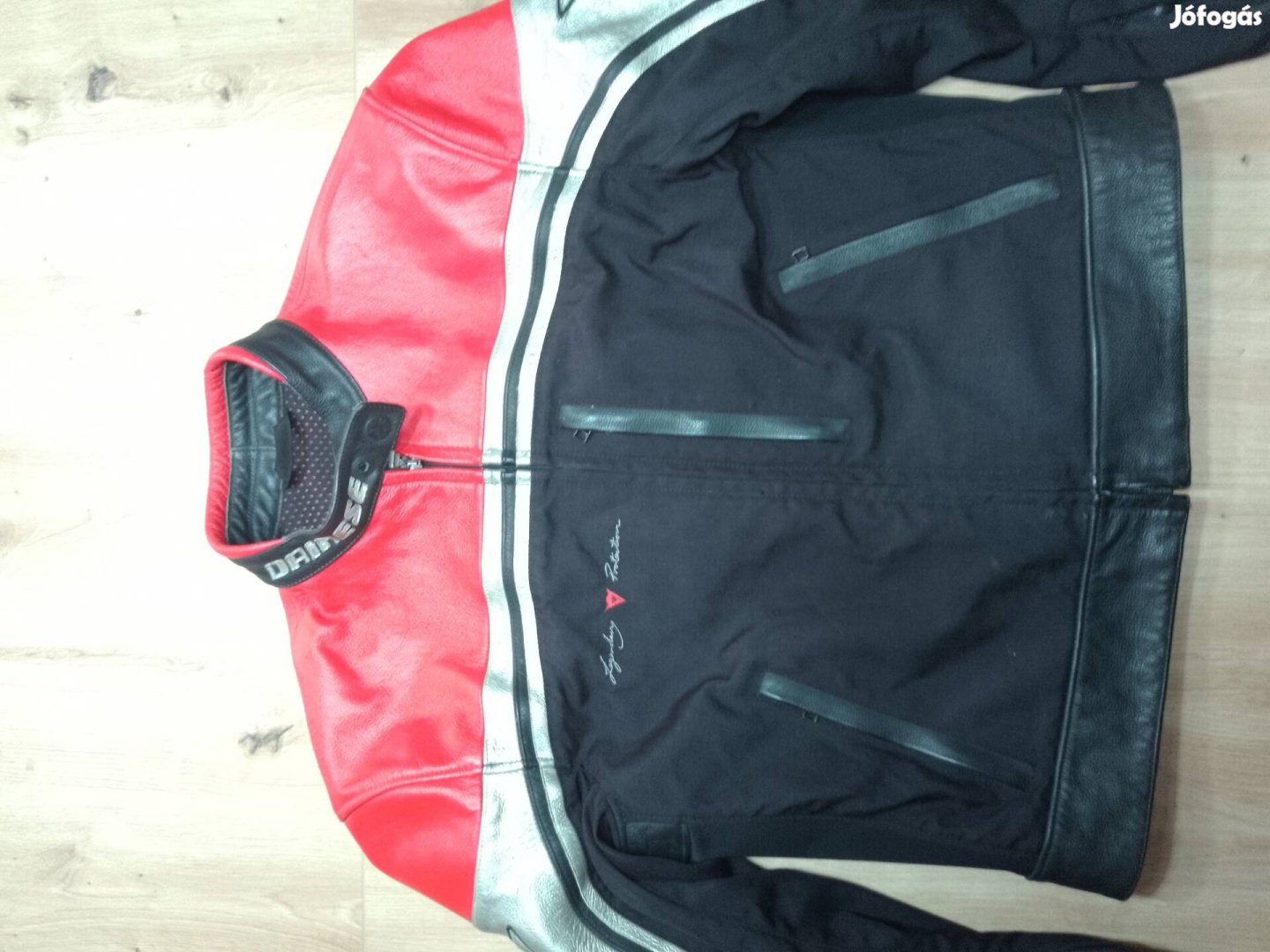Dainese motoros kabát 52 méretű eladó.