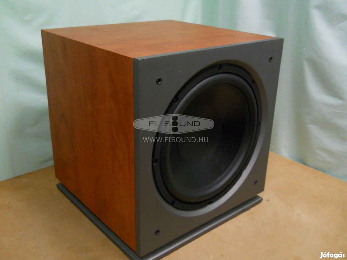 Dali Concept Sub ,330W,aktív házimozi subwoofer 30cm-s gumiperemes