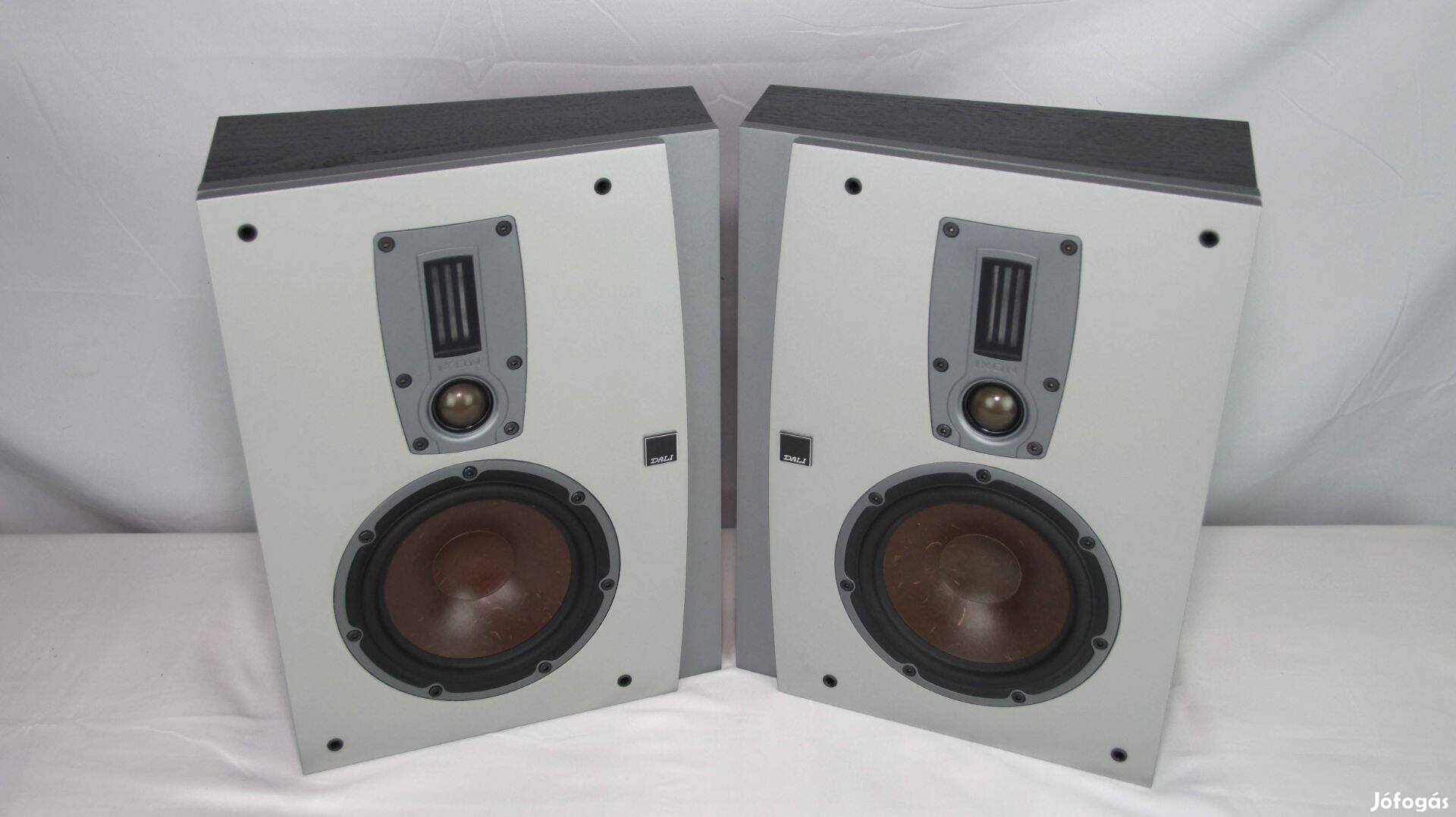 Dali Ikon On-wall MK1