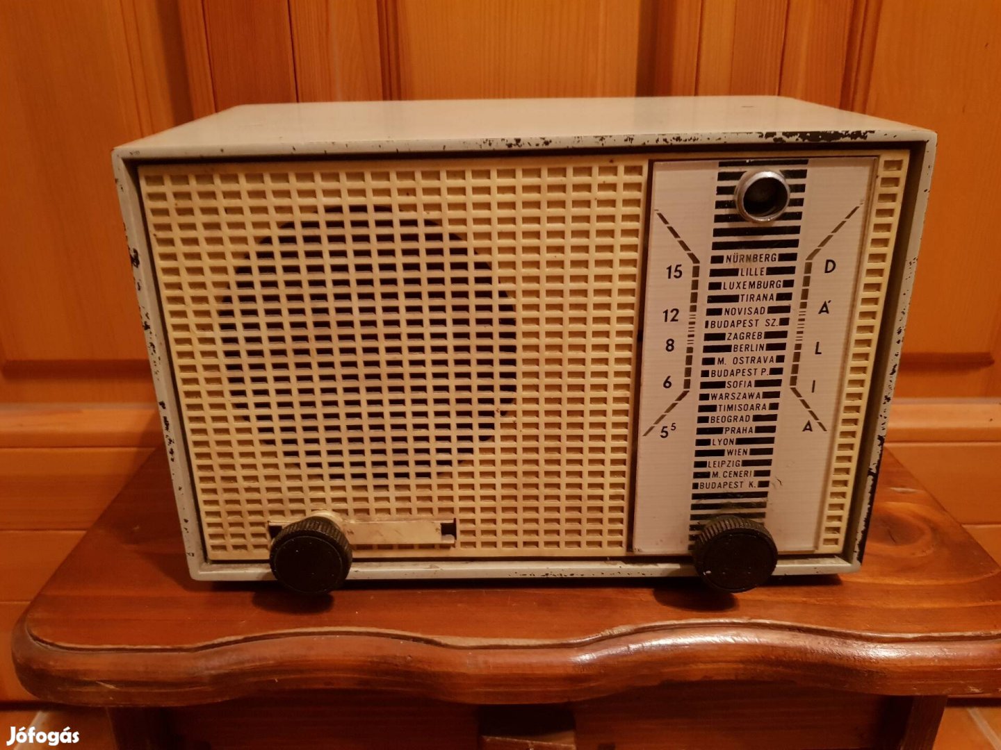 Dália bakelit dobozos rádió