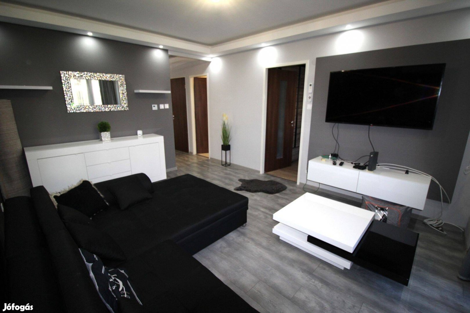 Damjanich lakóparkban 60 nn-es 2 szoba-nappalis újszerű lakás eladó