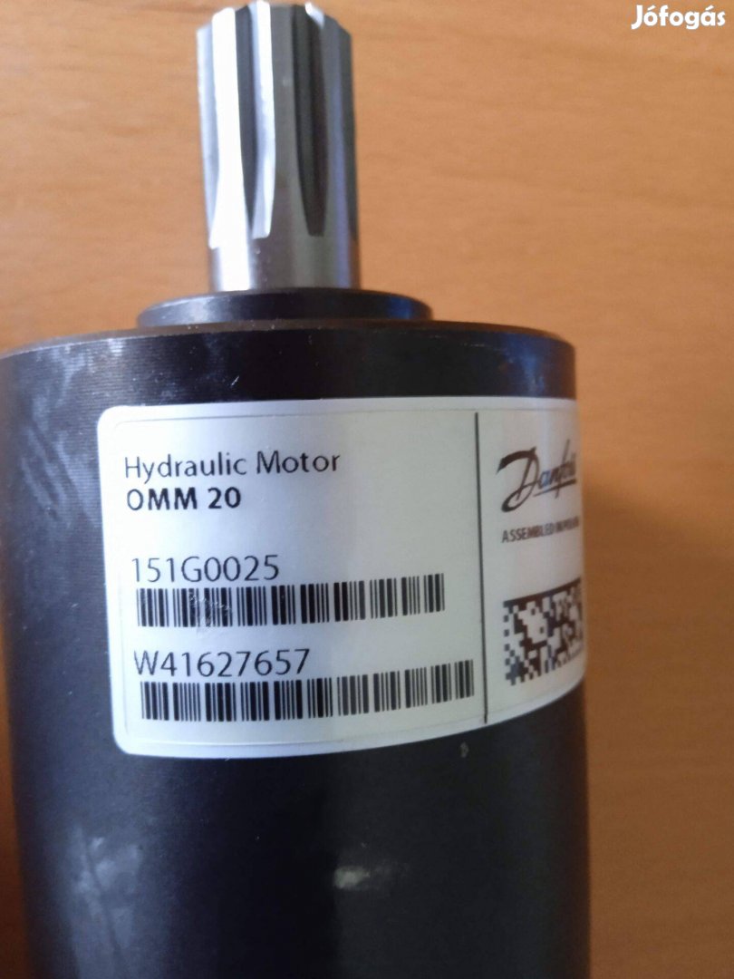 Danfoss OMM 20 hidromotor;9 bordás tengely; hátsó kivez