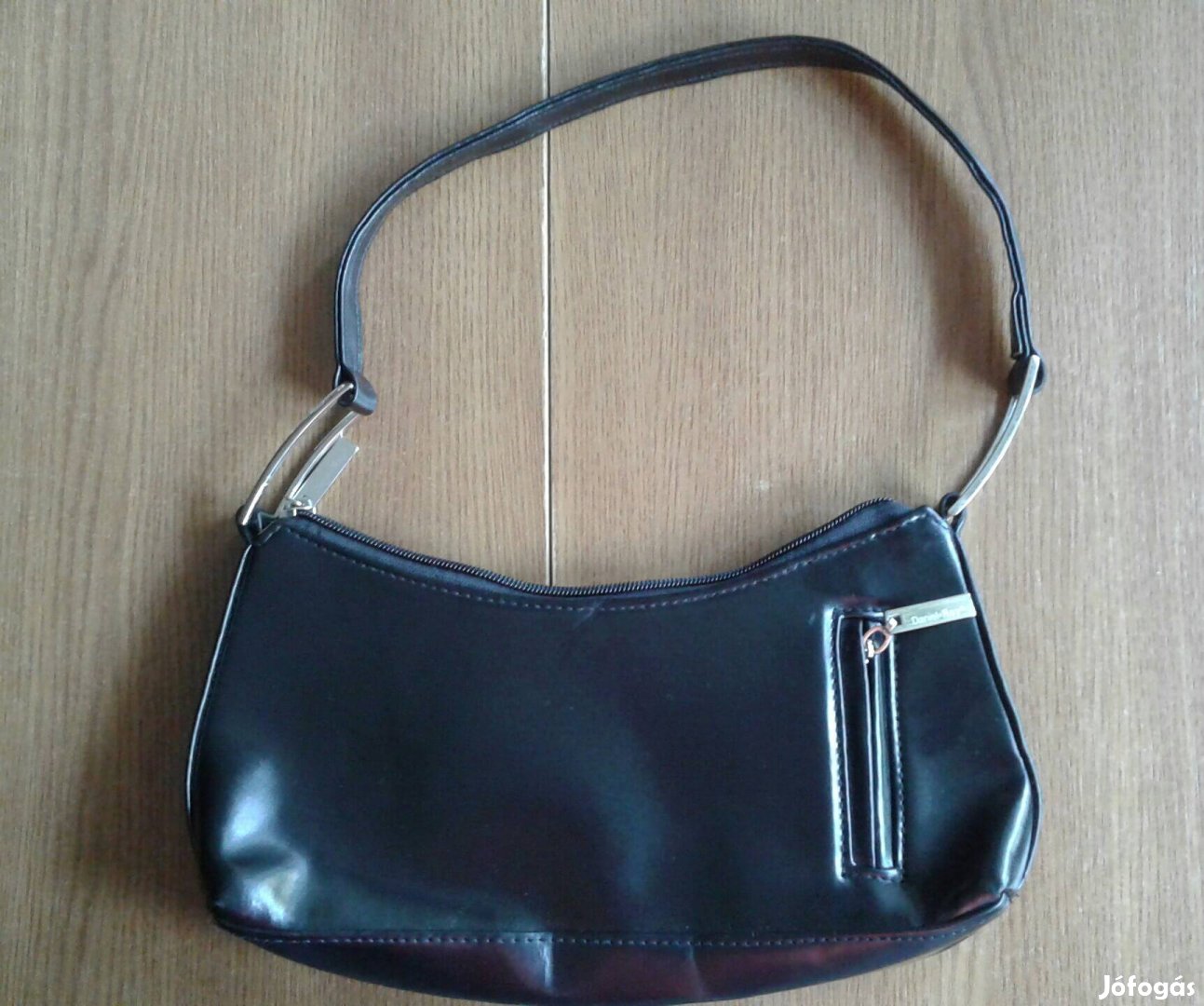 Daniel Ray válltáska