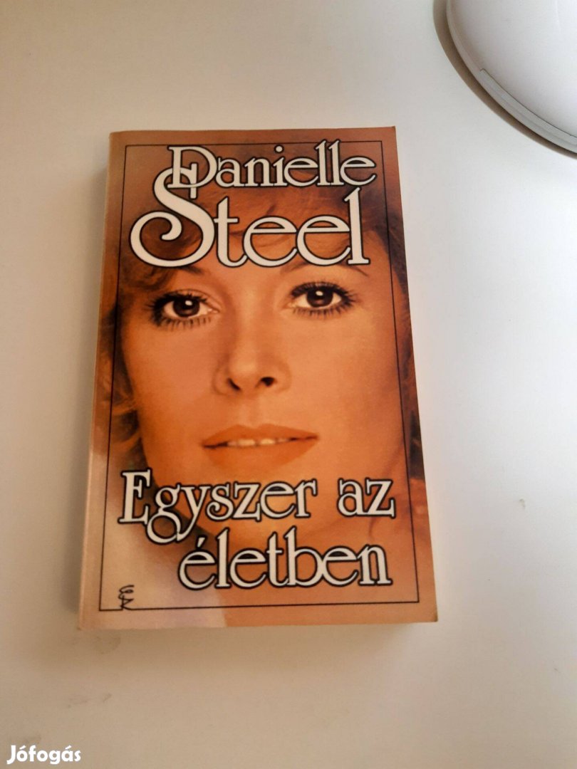 Danielle Steel Egyszer az életben romantikus könyv