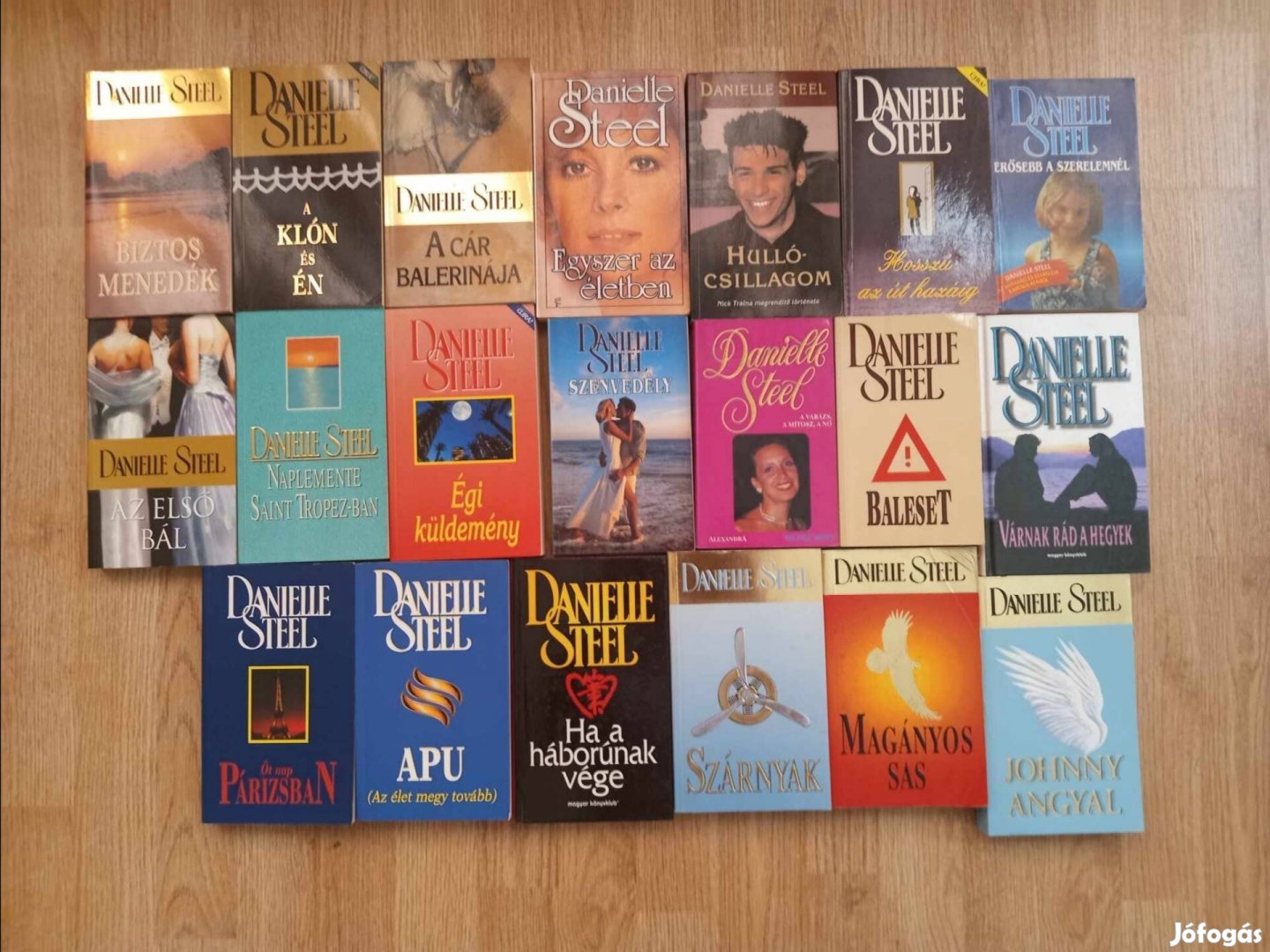 Danielle Steel könyvek eladók! 