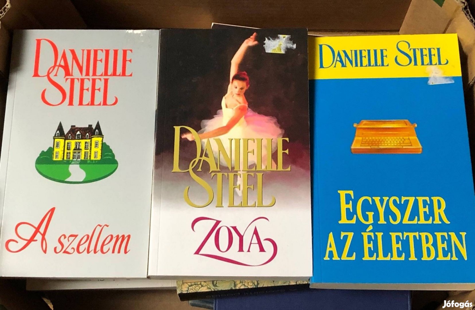 Danielle Steel könyvgyűjtemény