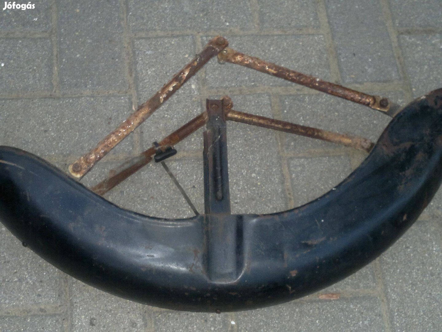 Danuvia 125 elsö sárvédö