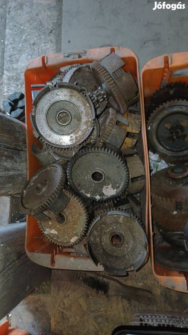 Danuvia kuplung kosár.