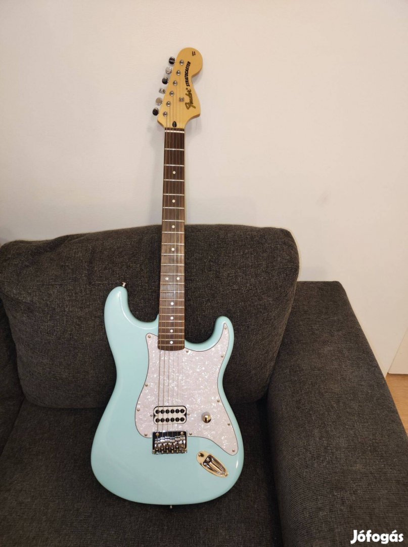 Daphne Blue és Yellow Replica Stratocaster eladó