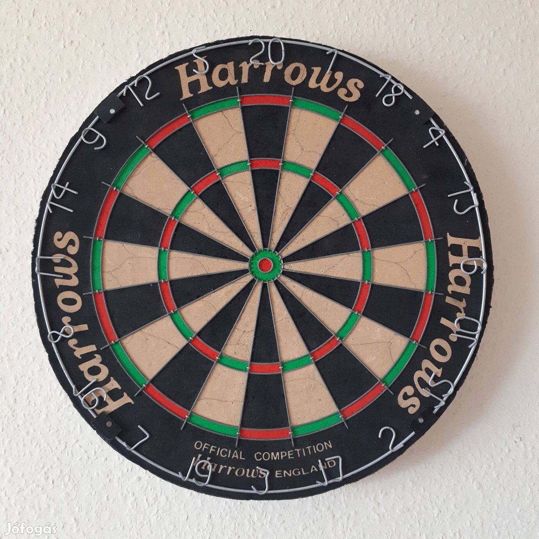 Darts és egyiptomi szobor