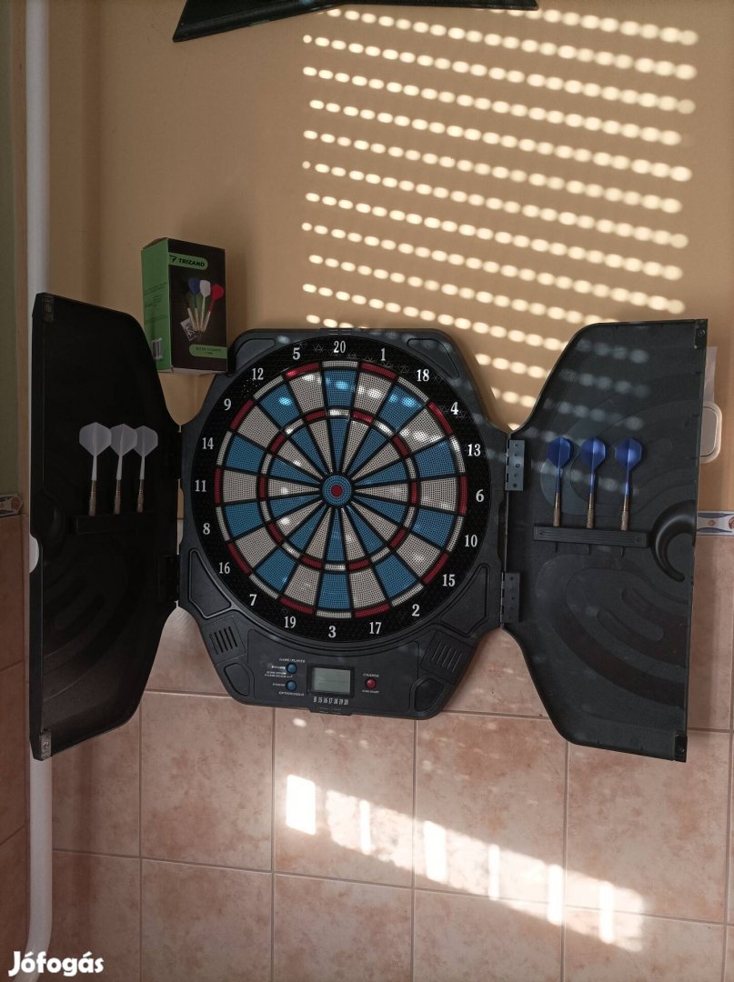 Darts tábla 200 db heggyel eladó