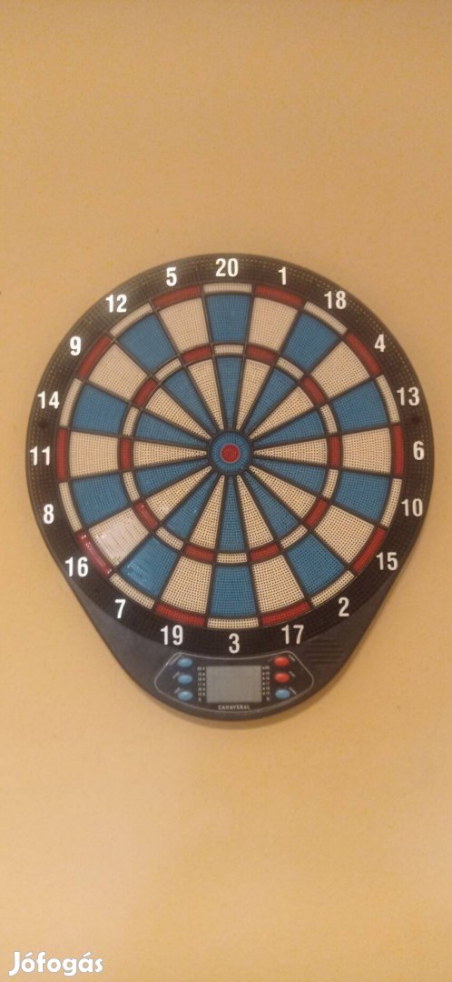 Darts tábla nyilakkal