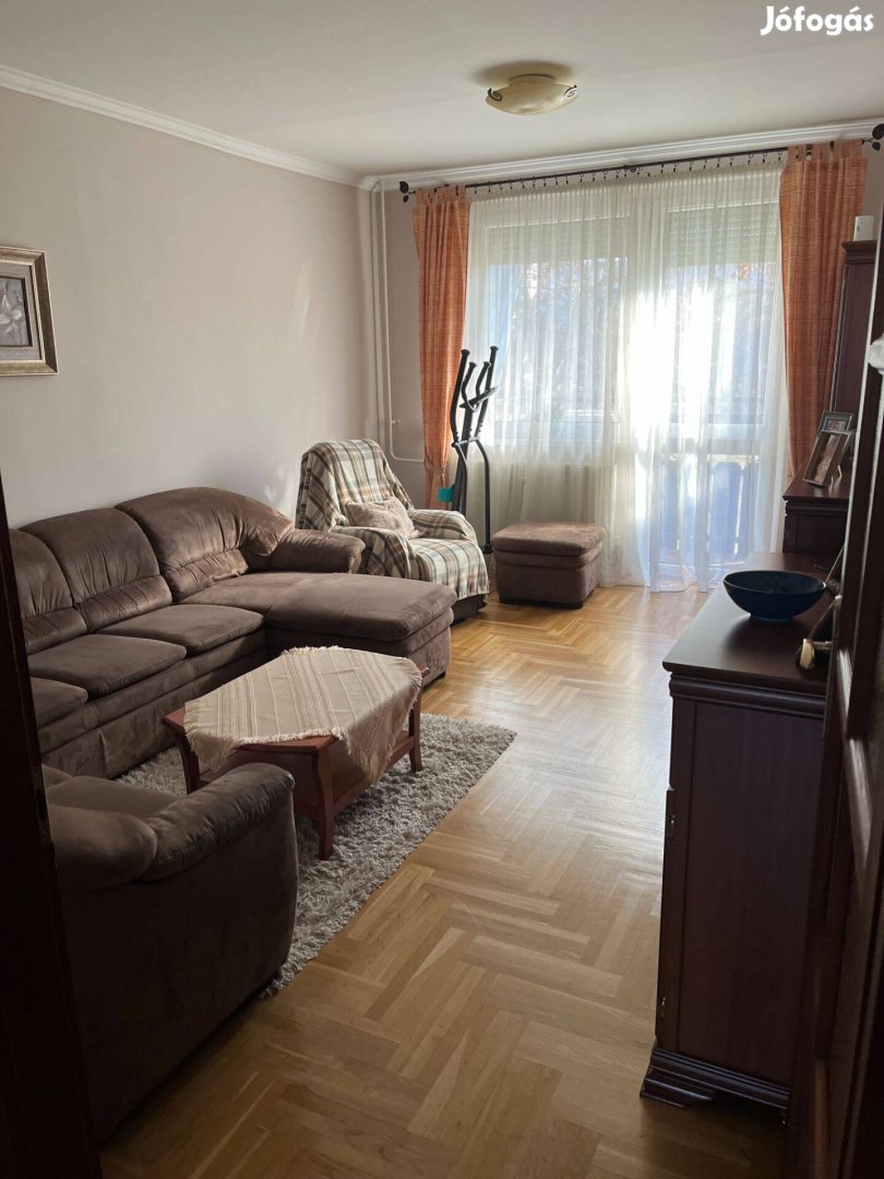 Db.Kishegyesi u. szépen felújított,68nm,3szobás,1 emeleti