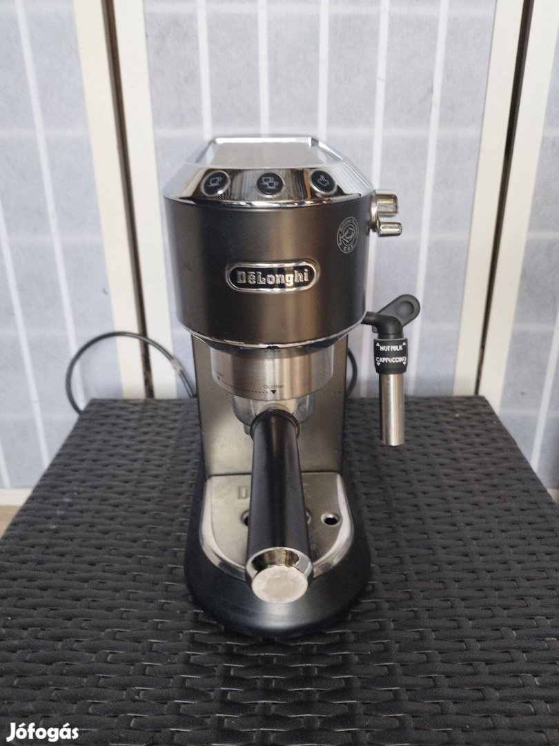 DeLonghi EC685.BK manuális kávéfőző