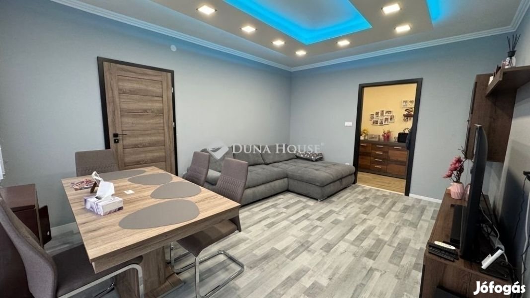 Debrecen Belvárosban, felújított 2 szobás lakás ELADÓ
