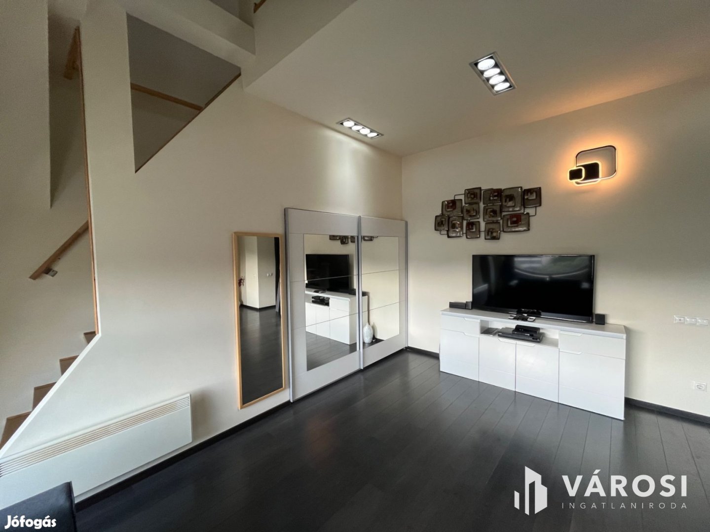 Debrecen Főterén, Extravagáns egyedi lakás kiadó!