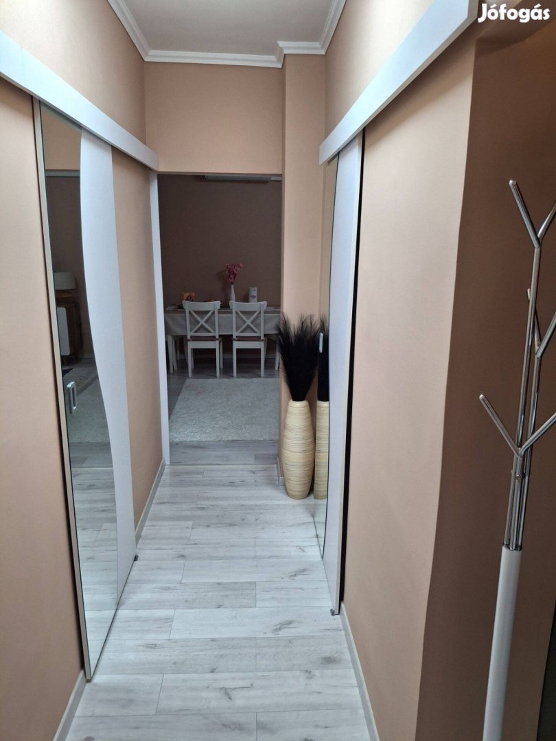 Debrecen Nagyerdei környezetben 1,5 szobás 1. Emeleti lakás