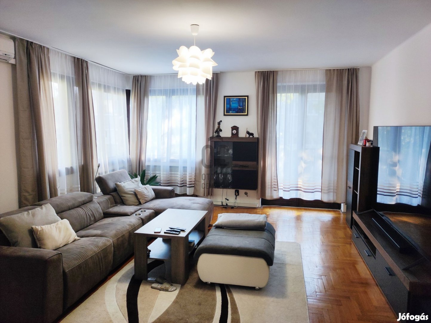 Debrecen Nagyerdőn 4 szobás  n ettó110 nm-es szép lakás eladó.