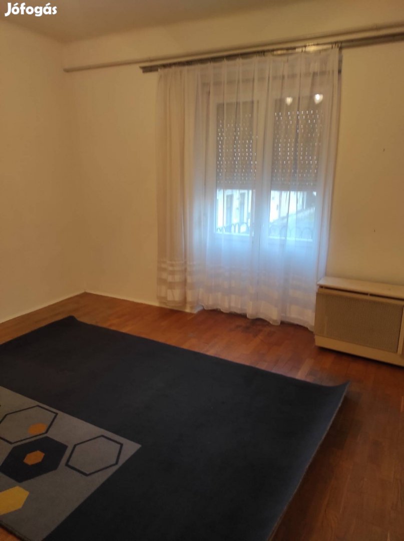 Debrecen Piac utcai tégla lakás kiadó