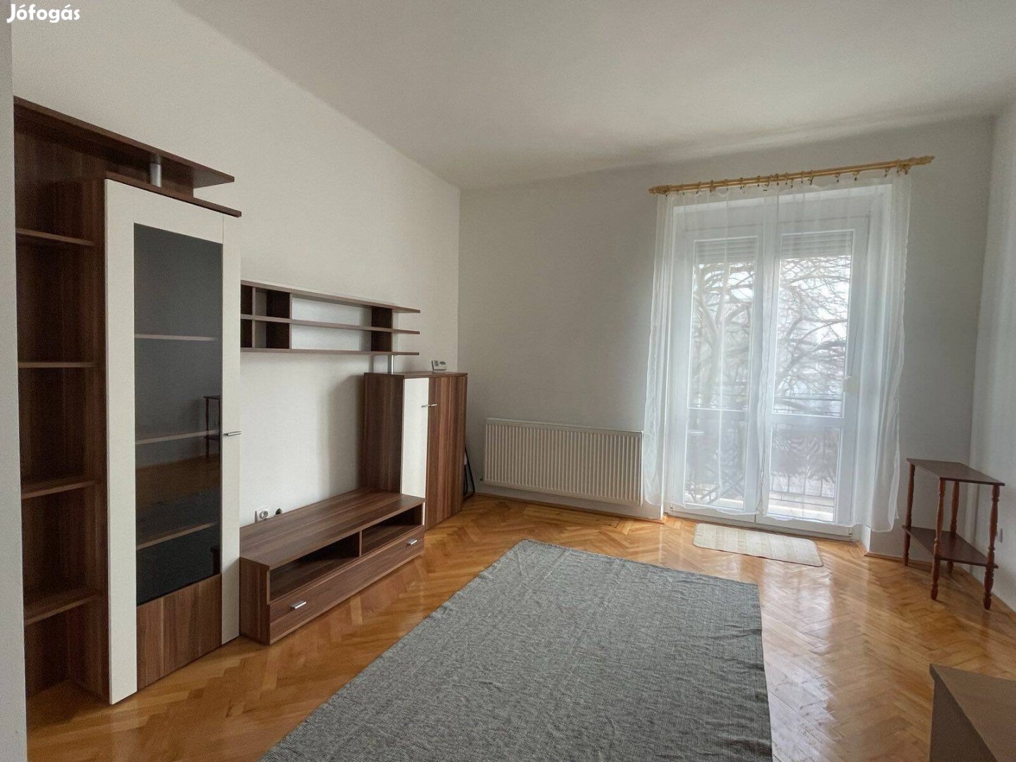 Debrecen, Benedek E. téren 1,5 szobás lakás kiadó