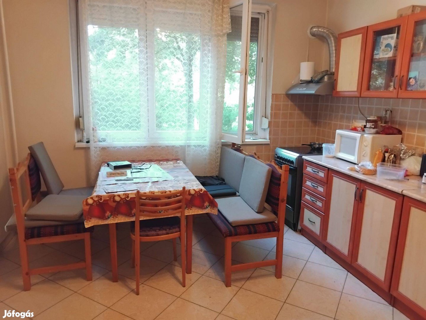 Debrecen, Derék utca, földszinti, két szobás lakás eladó!