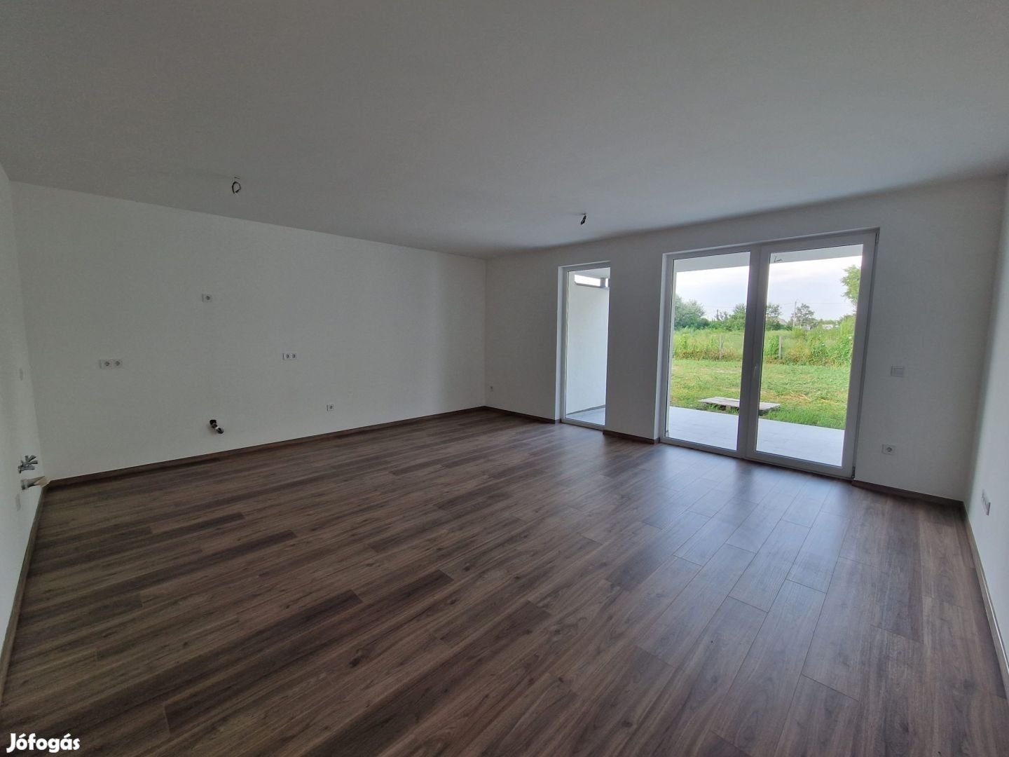 Debrecen, HATVAN UTCAI kertben, MODERN, 118 m2-es, sorház, SAJÁT